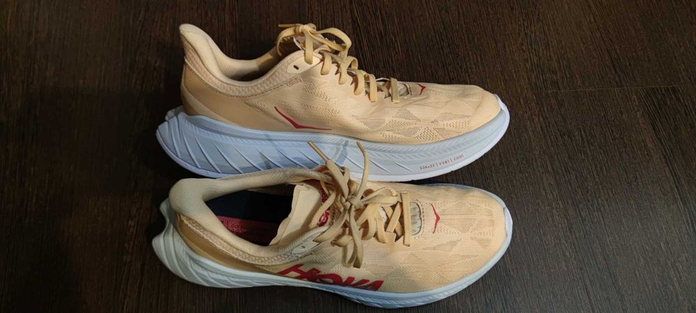 Кросівки Hoka Carbon X 2.  Р 43 1/3. 27.5см