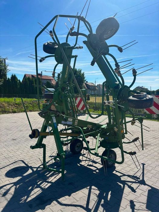 Przetrząsarka karuzelowa Krone KW 6.72