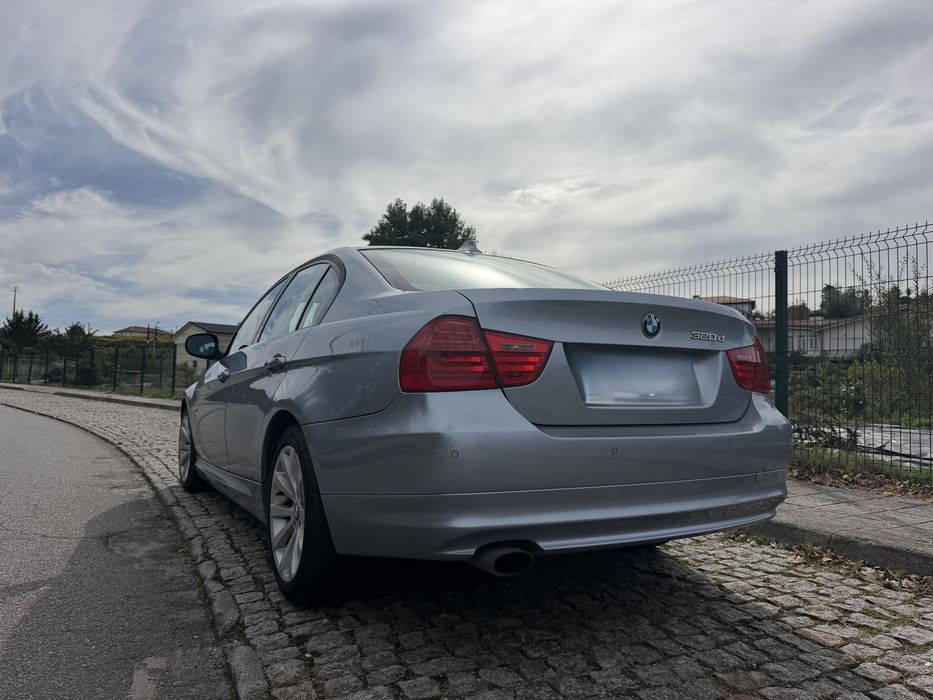 BMW E90.