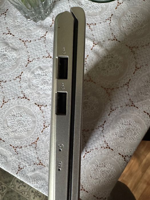 Portátil ASUS F512DA-R7AVXSB3.