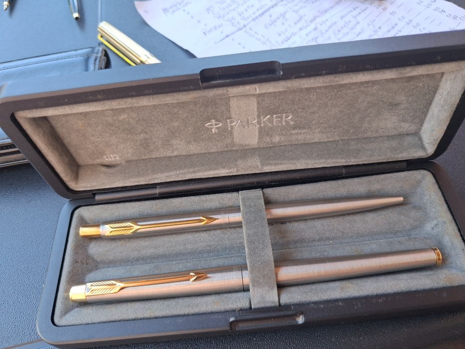 Canetas Parker Classic aço e ouro