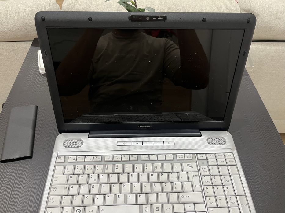 Vendo  ou Troco, portatil Tochiba para peças