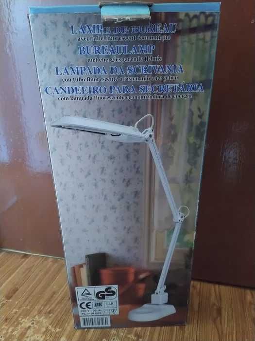 Candeeiro de secretária articulado e em muito bom estado
