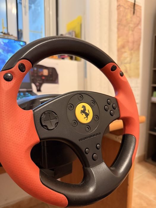 Thrustmaster Ferrari Red Edition