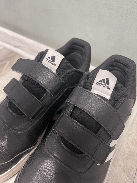 Кеди , кросівки adidas