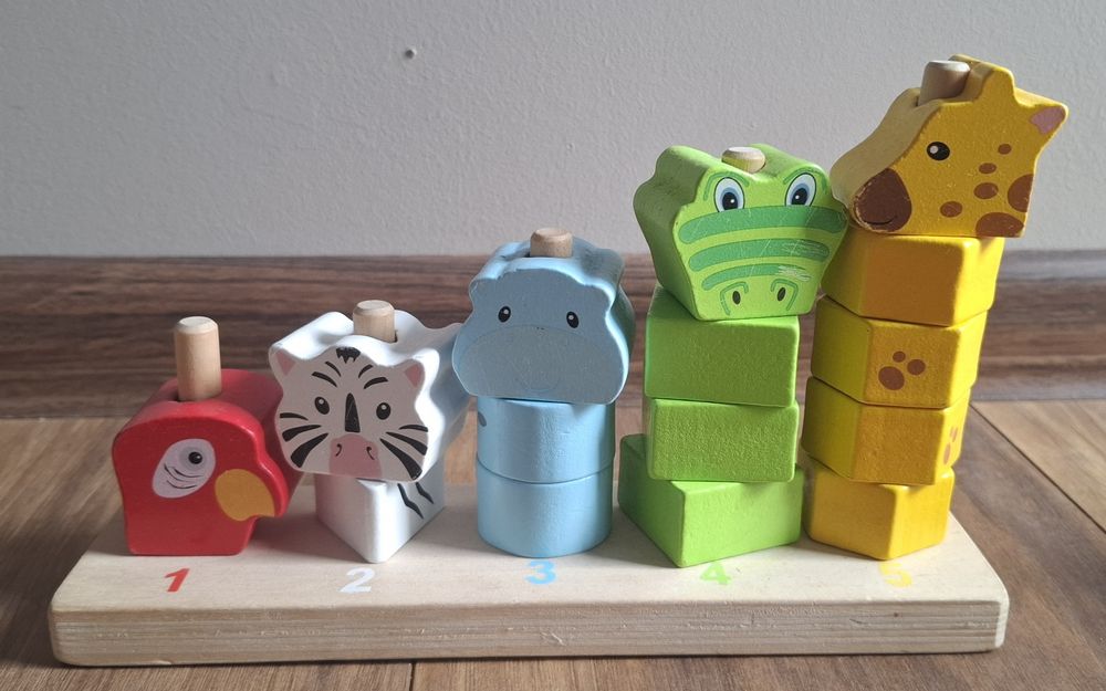 Chicco farma grająca, Fat Brain Toys sorter, Ikea wbijak