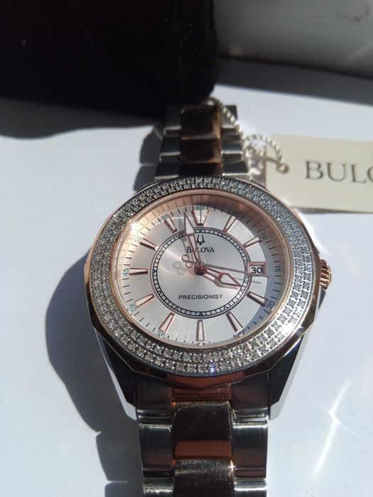 Женские часы 136 бриллиантов 2/3 карат- Bulova 98R163 точность 262 кГц