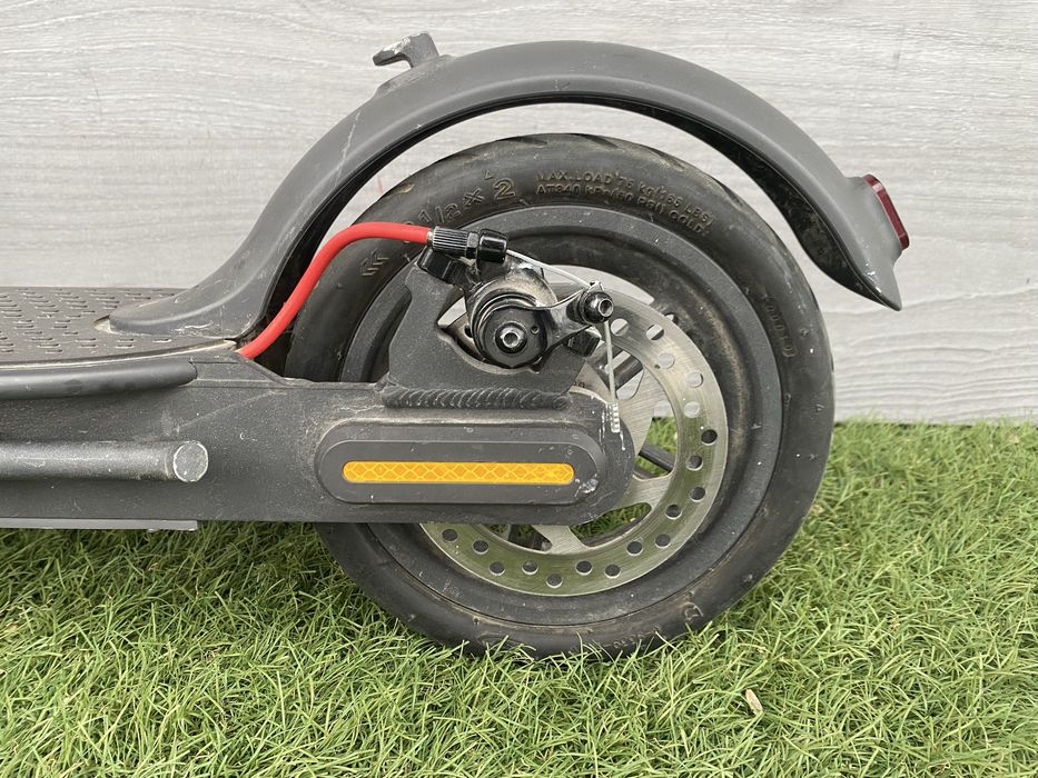 Самокат Mi Electric Scooter Pro