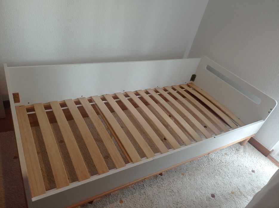 Cama individual de criança (s/ colchão)