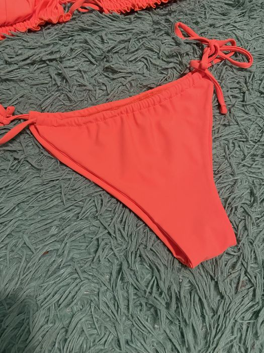 Яскравий купальник