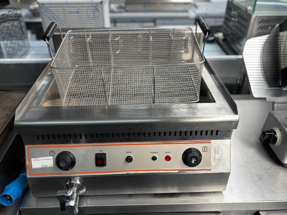 fritadeira grandes dimensões com boa potençia