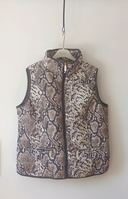 Cienki pikowany bezrękawnik wężowy print