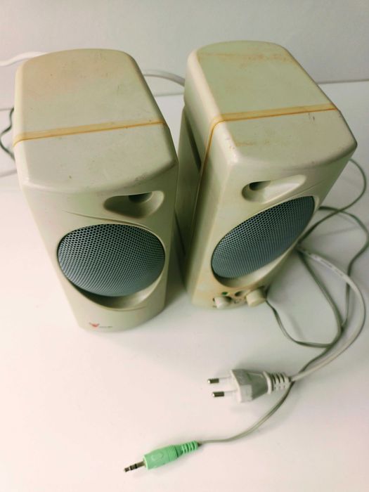 2 Speaker Columns437033370240962562