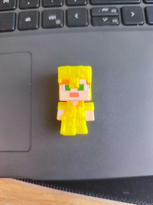 Alex złota zbroja Kinder Joy