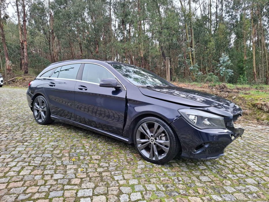 Mercedes CLA 180 d Shooting Brake Apenas 130 Mil Kms de 2017