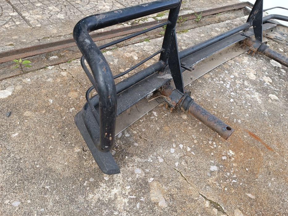 vendo para-choques dianteiro lada niva