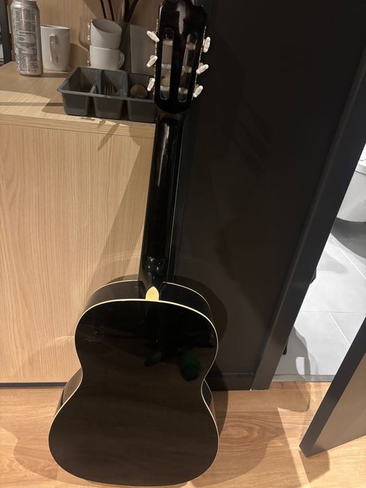 violão acústico preto
