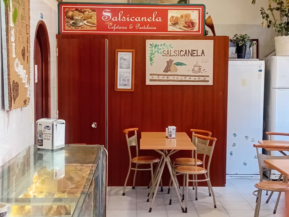 Com  URGENCIA  MUTIVO. SAUDETrespasse cafe/pastelaria bem situado bem frequentado