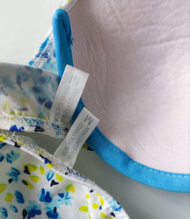 Strój kąpielowy w kwiaty