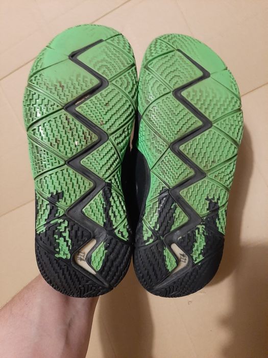 NIKE KYRIE 4 halloween