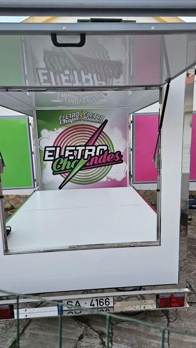 Atrelado venda ambulante