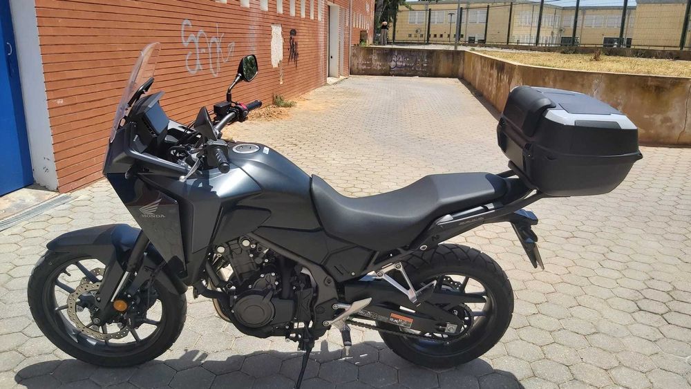 Honda NX500 de março 2025 só com 2.000 Km