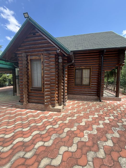 Терміново !!!Продам гарний будинок зі зрубу за межами міста