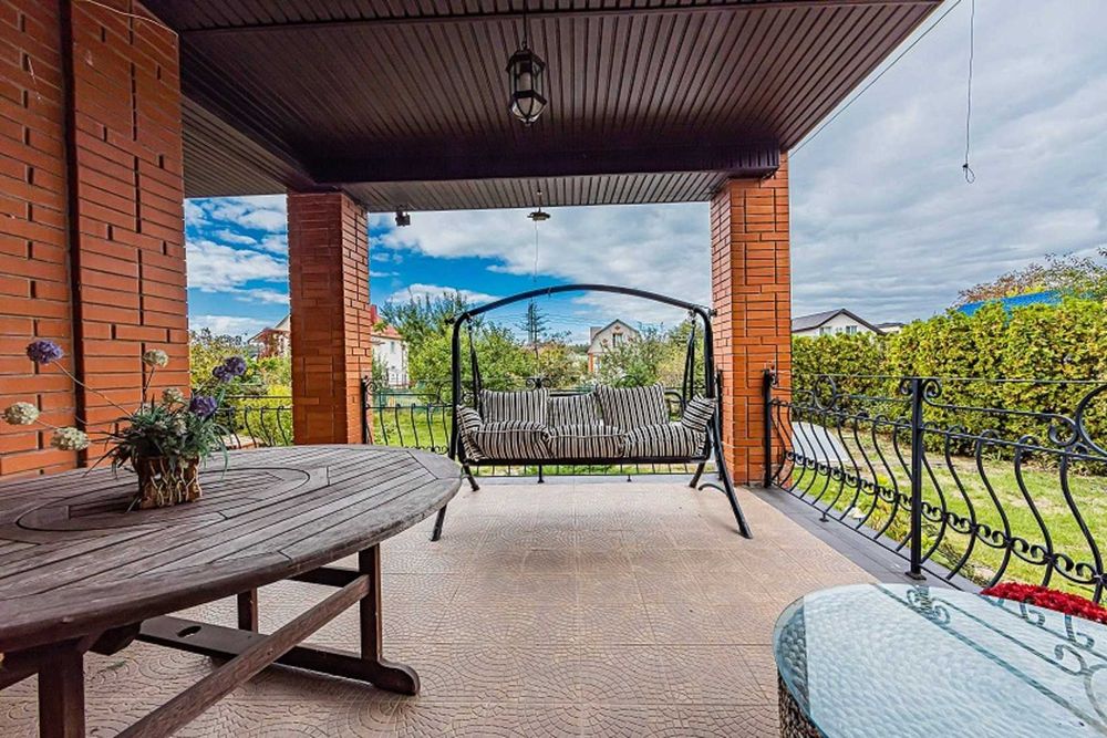 Мала Олександрівка, КМ Зелений Гай, 3пов.котедж 350м.кв.з 2 басейнами