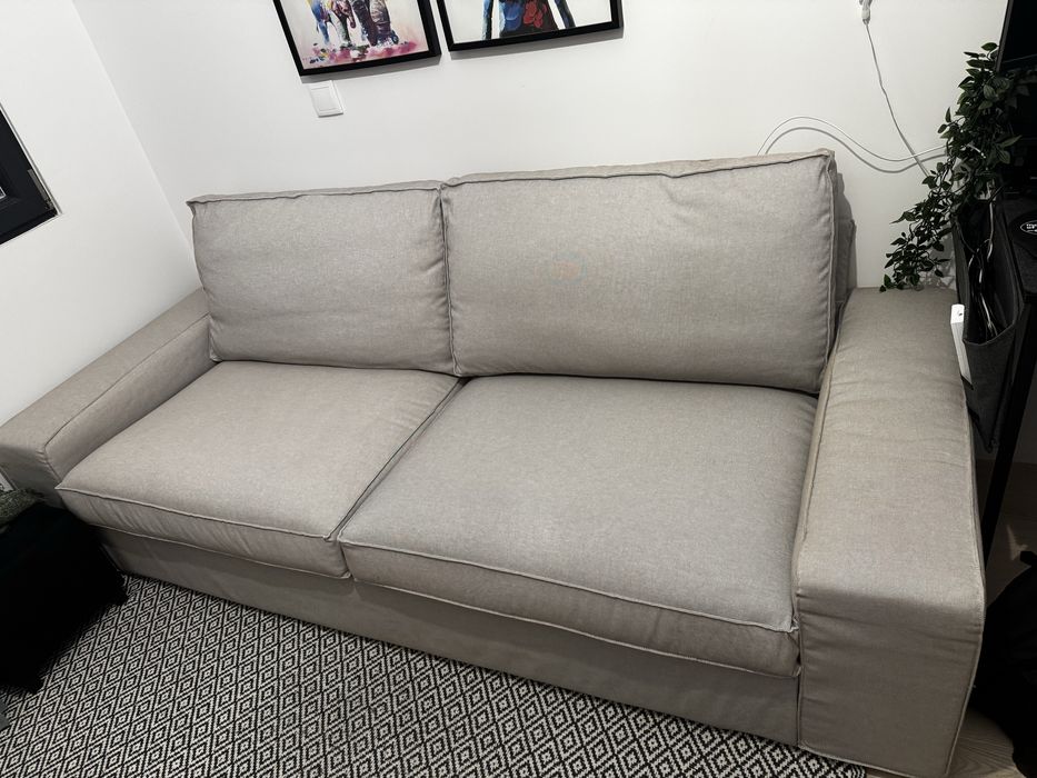 Sofá IKEA Kivik 3 lugares cinza claro