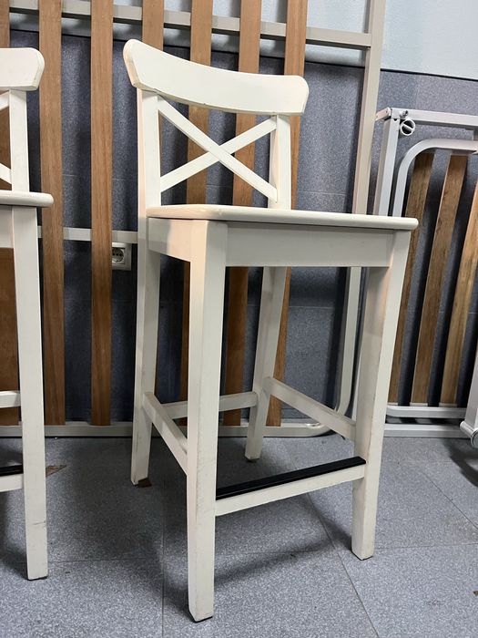 Vendo 3 cadeiras e 1 banco altos IKEA - valor para conjunto