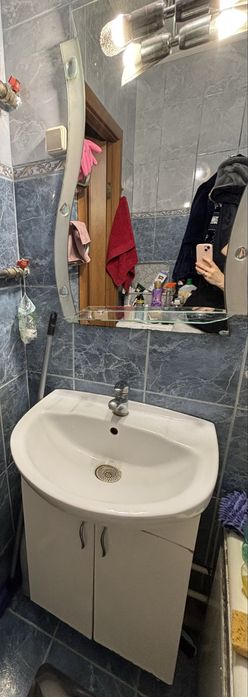 Умивальник з тумбочкою