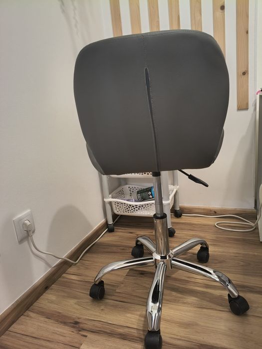 Cadeira de escritória nova