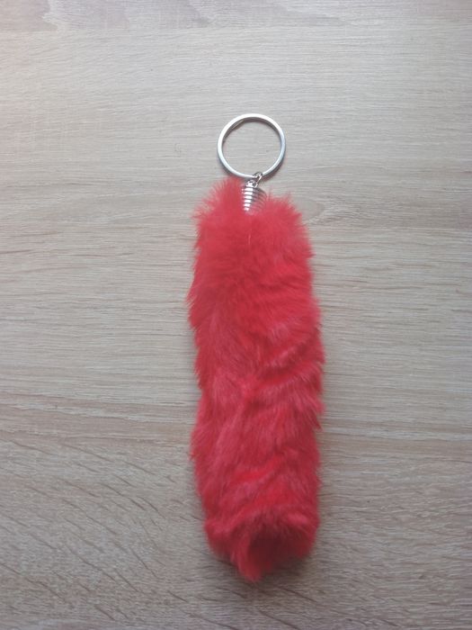 Brelok pompon futerko ogon czerwony