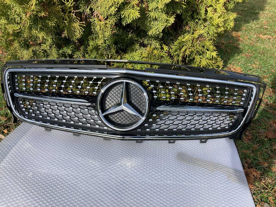 Решетка радиатора mercedes CLS c218 2011-2014год.Diamond Black/Silver