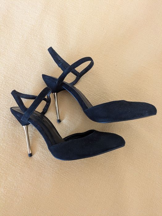 Czarne zamszowe szpilki. Złoty obcas 10 cm. Zara 39