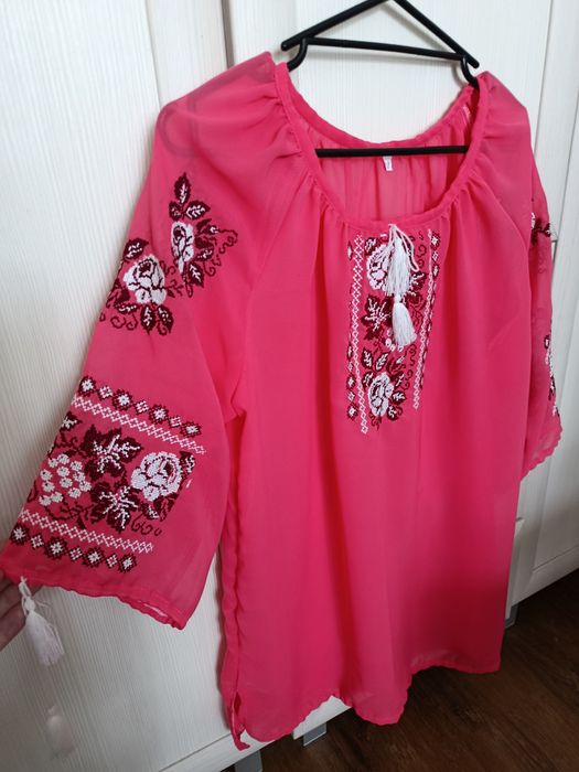 Жіноча вишиванка з коротким рукавом 48