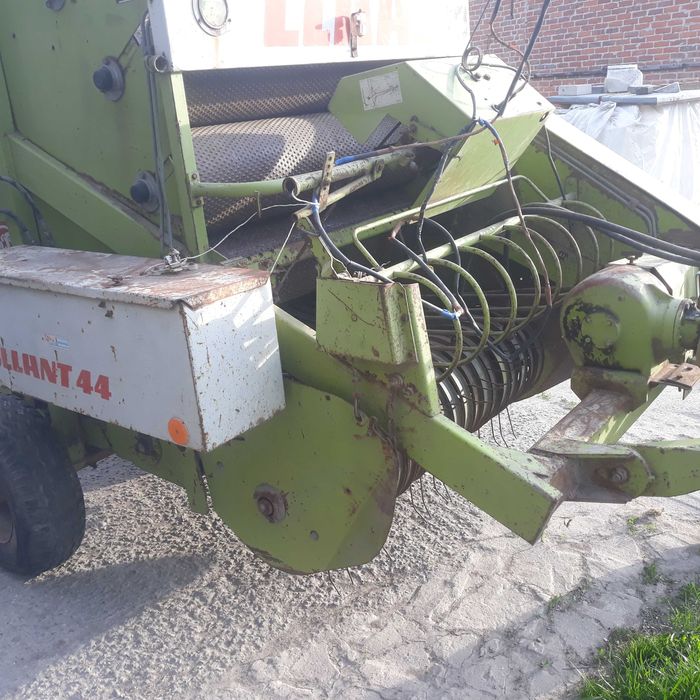 Prasa rolująca Claas Rollant 44