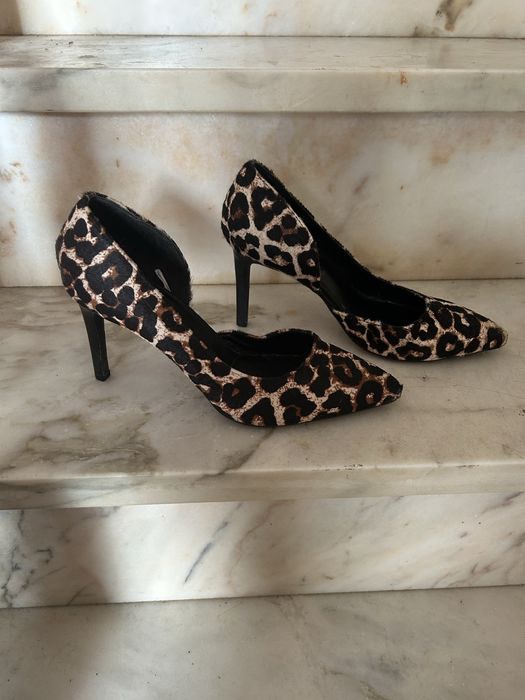Sapatos padrão chita- 37