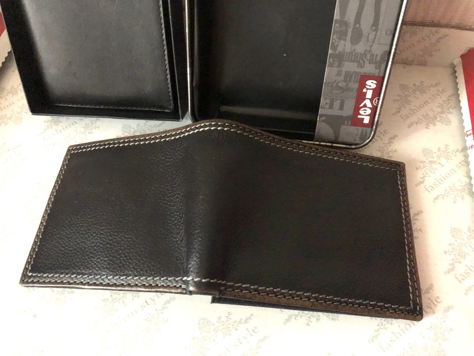 Шкіряні чоловічі гаманці, портмоне  Levi’s Індія  та Kenneth Cone