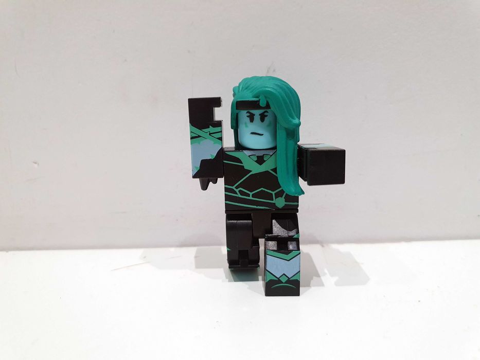 Jazwares Roblox Heroes of Robloxia figurka Dynamo