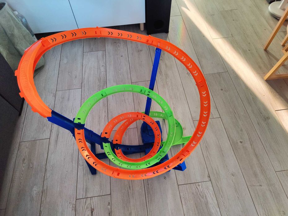Tornado hot wheels