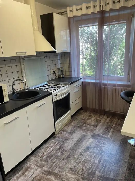 Продам 3-комнатную квартиру. Правый берег, Соборный район, ж/м Победа-3. Купить квартиру