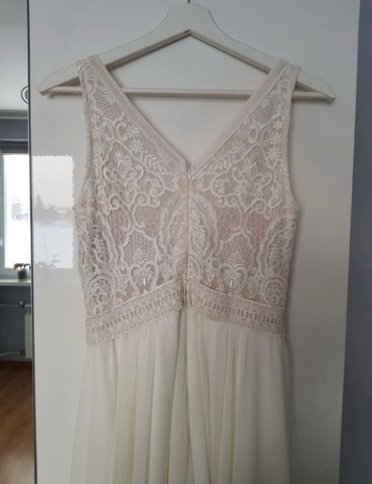 Suknia ślubna xs 34 boho z wszytymi miseczkami