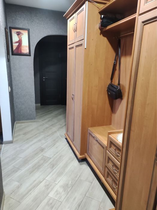 Продаю квартиру смт. Ставище