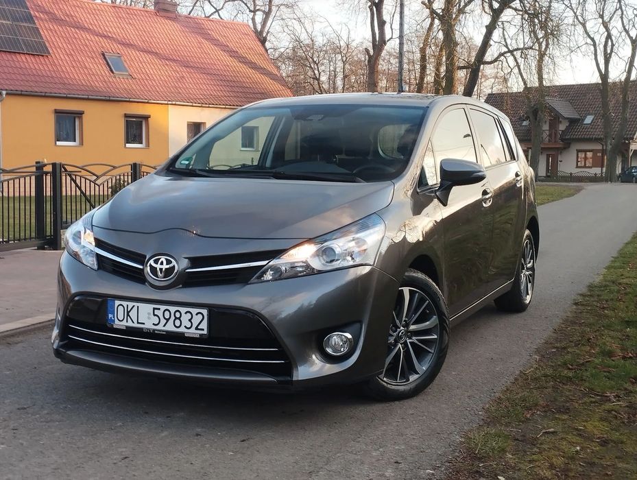 Toyota Verso 115tkm Kamera cofania Automat Łopatki Navi Asystent Pasa Ruchu Tempoma