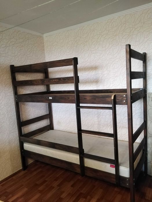 Ліжко двуповерхове.
