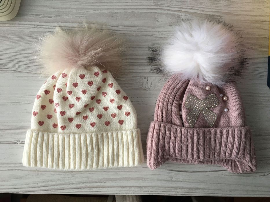 Шапки зимові на дівчинку