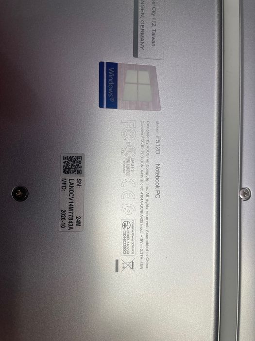 Portátil Asus F512D