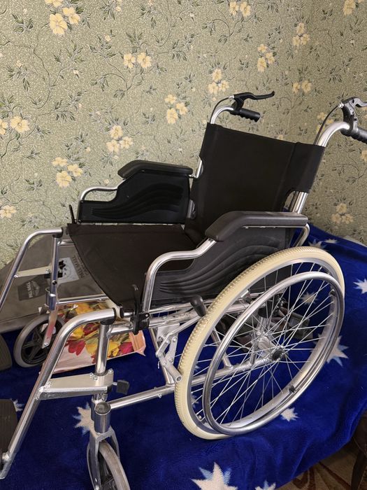 Стандартний складаний інвалідний візок