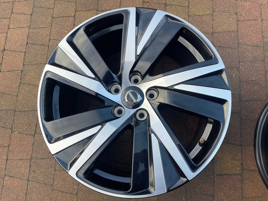 3874. Alufelgi 18" oryginalne Volvo S90 V90 XC90 II 8J ET42 5x108